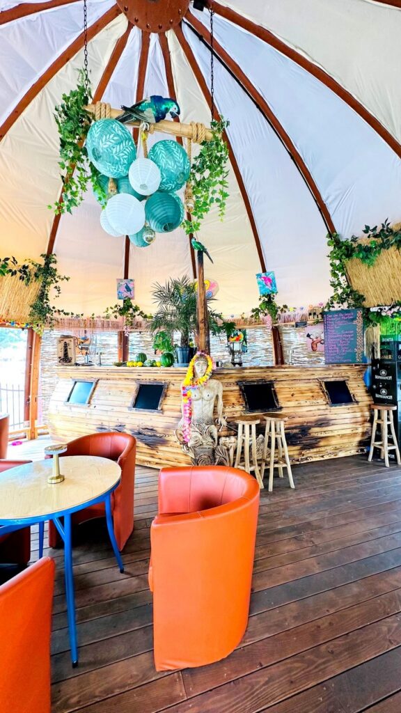 Willa OPAL Grzybowo – poco bar wnetrze