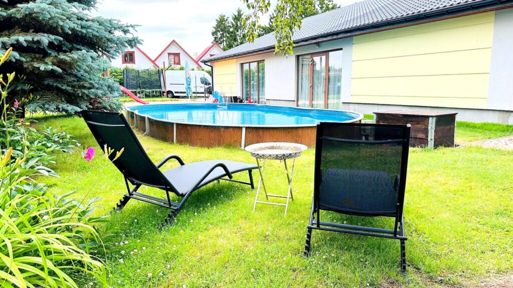 Willa OPAL Grzybowo – pool loungers